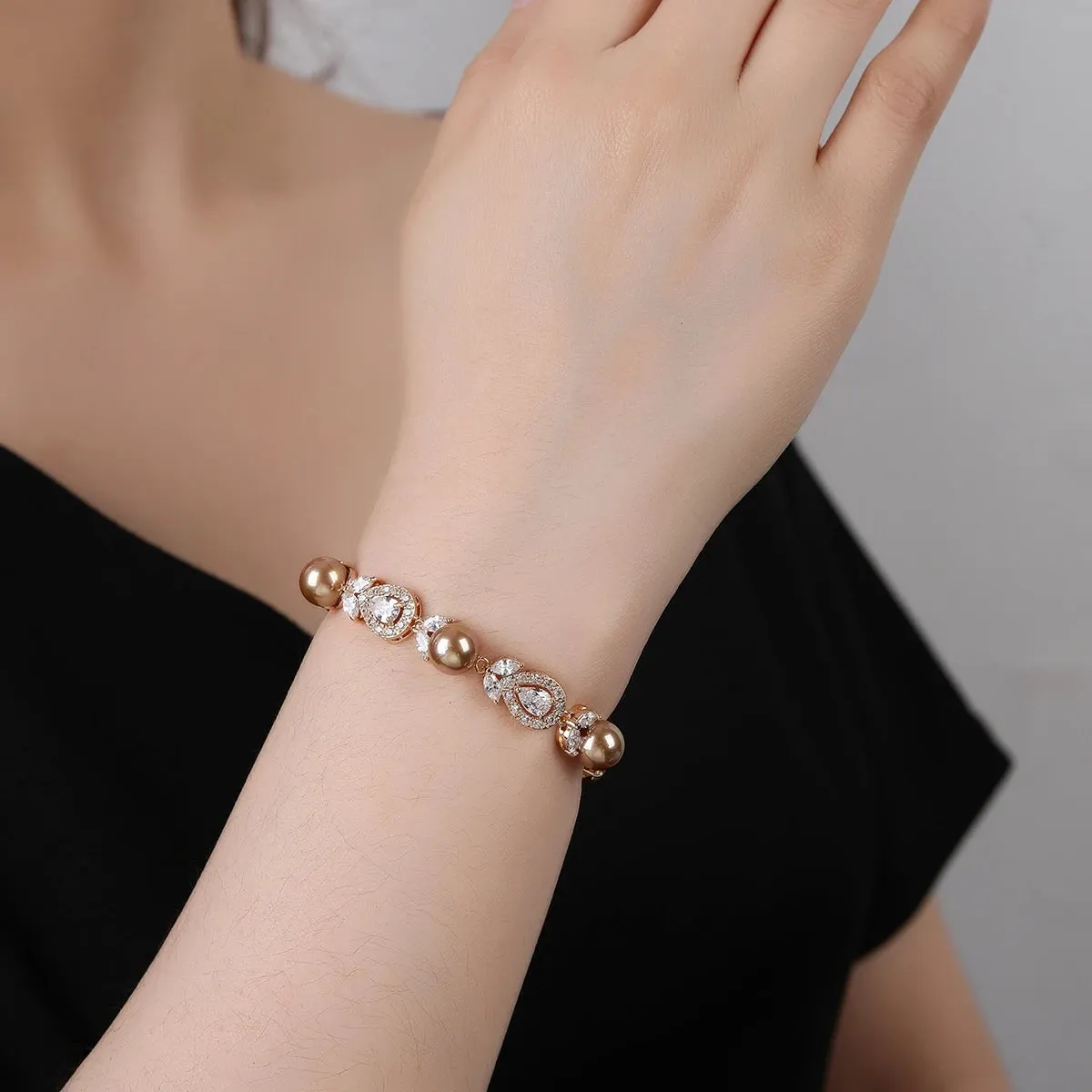 Elegant Pearl Chain Bracelets White, Gold Color Fashion Women Wedding Party Cubic Zirconia Bracelets CK10185