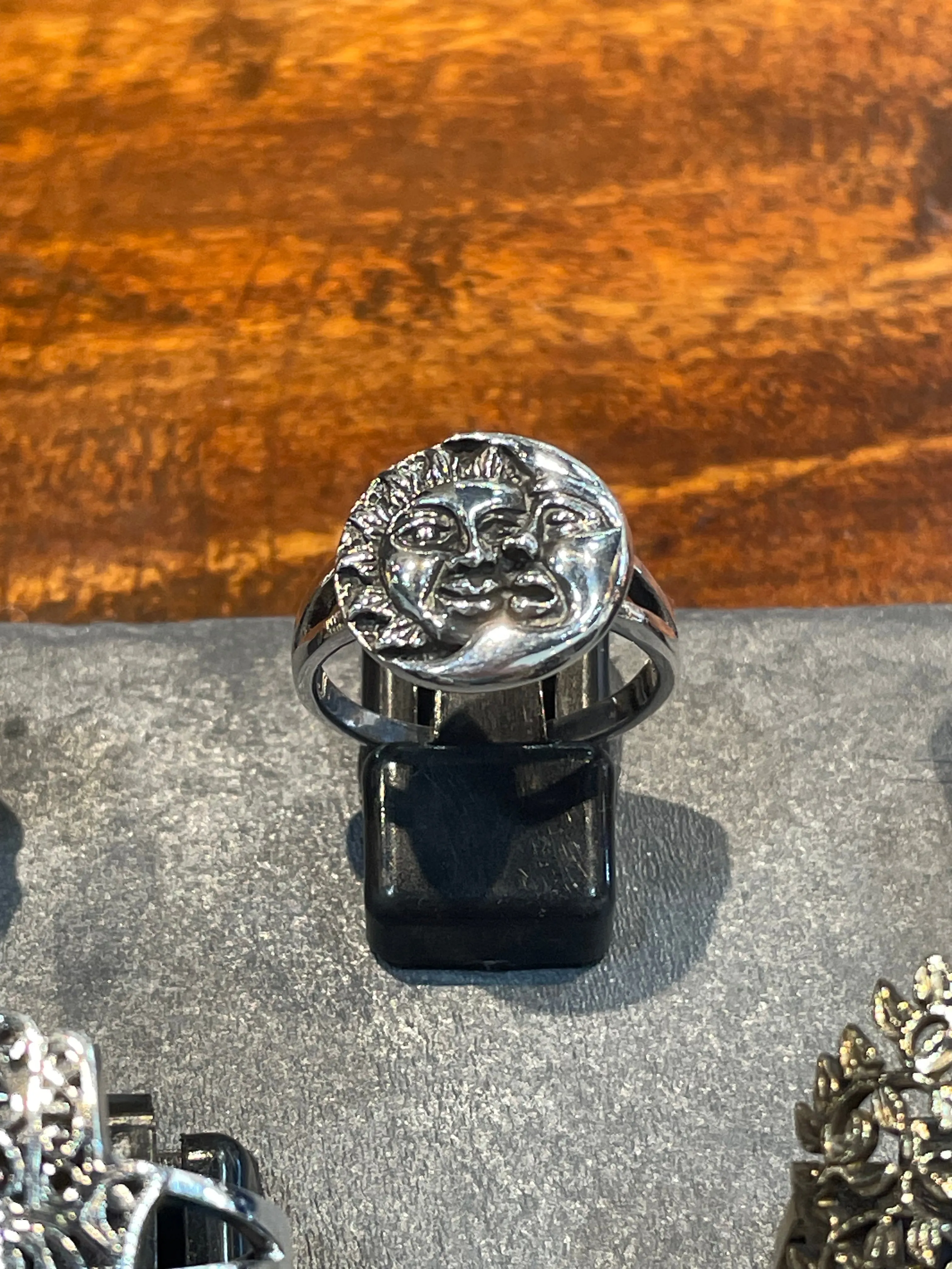 Face to Face Ring in Silver