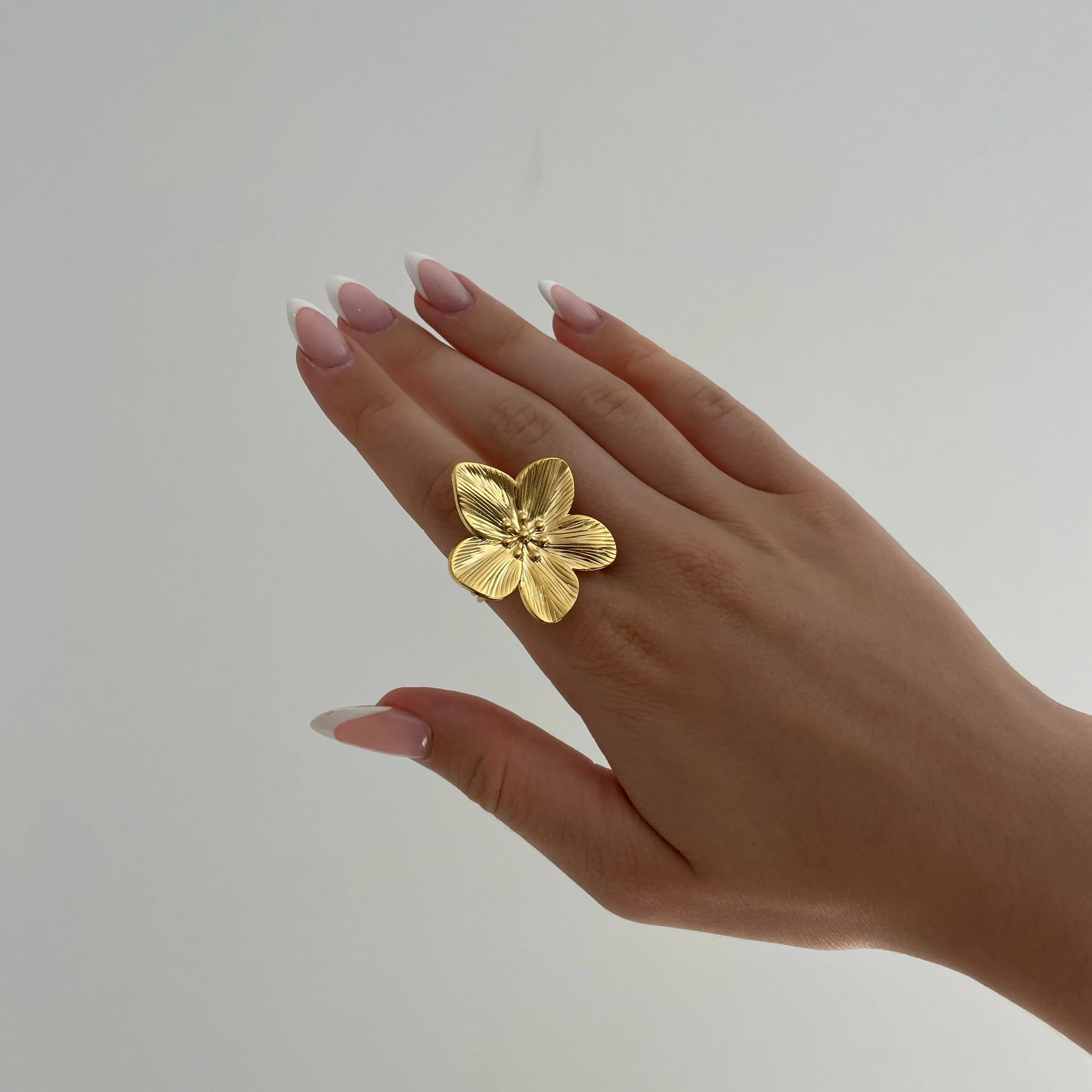 GOLDEN FLOWER RING