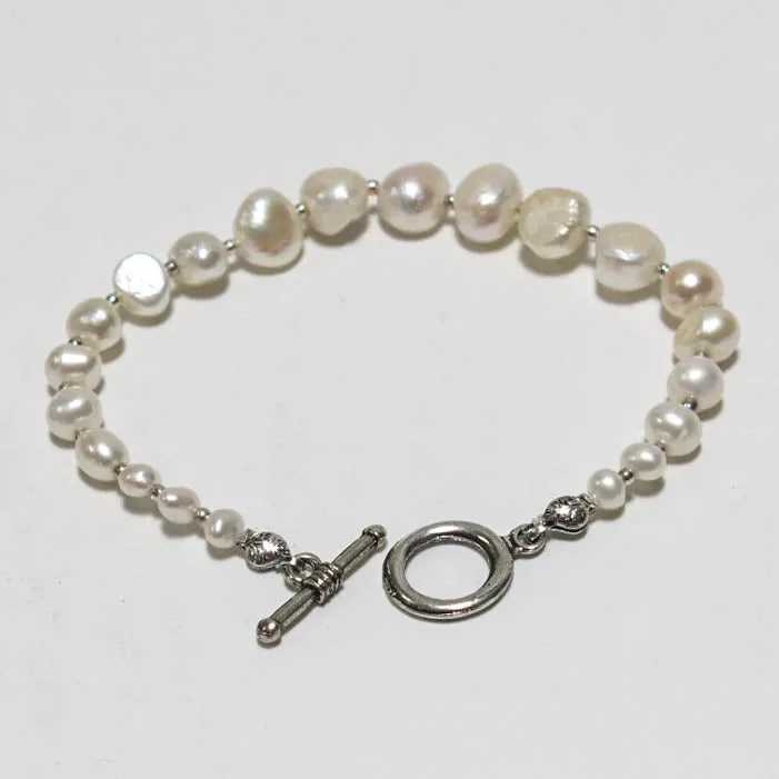 Graduated White Freshwater Pearls Bracelet