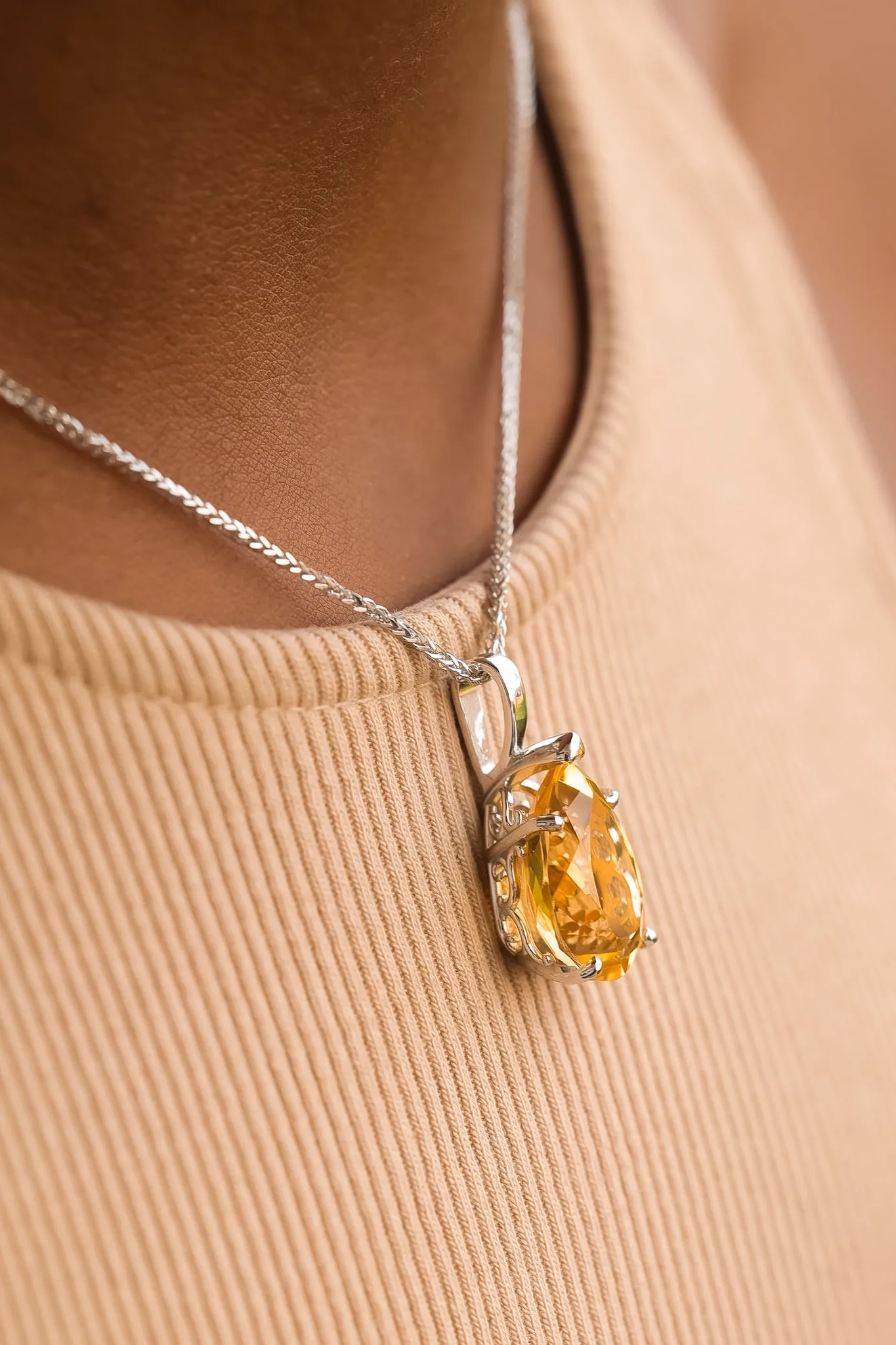 Sundrop Citrine Scroll Edge Pendant