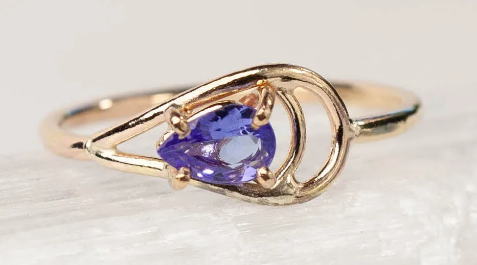 Tanzanite Enya Ring